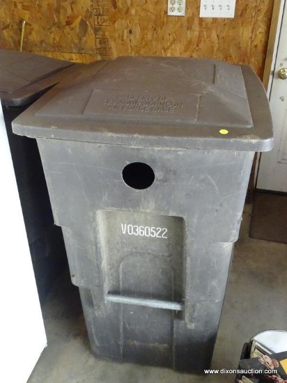 (GAR) GARBAGE CAN; 96 GALLON ROLLING GARBAGE CAN- SURPLUS MILITARY CANS