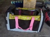 (GAR) PET CARRYING TOTE/DUFFEL; VENTED SIDES WITH PASTEL GOLD AND PINK HEART PATTERNED PANELS AND