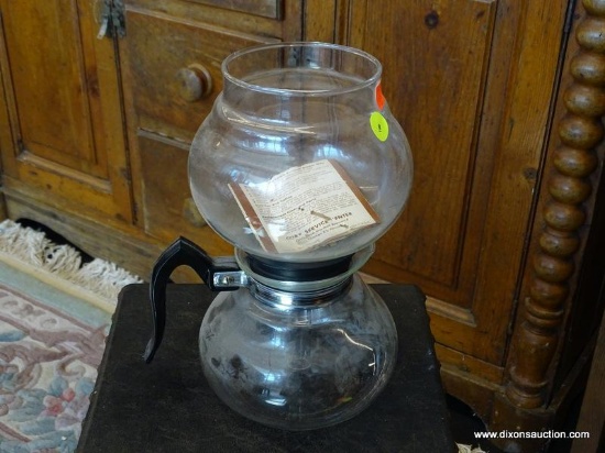 VINTAGE CORY GLASS VACUUM COFFEE BREWER; WITH GLASS TOP BOWL, ATTACHED GLASS ROD, AND HANDLED 8 CUP