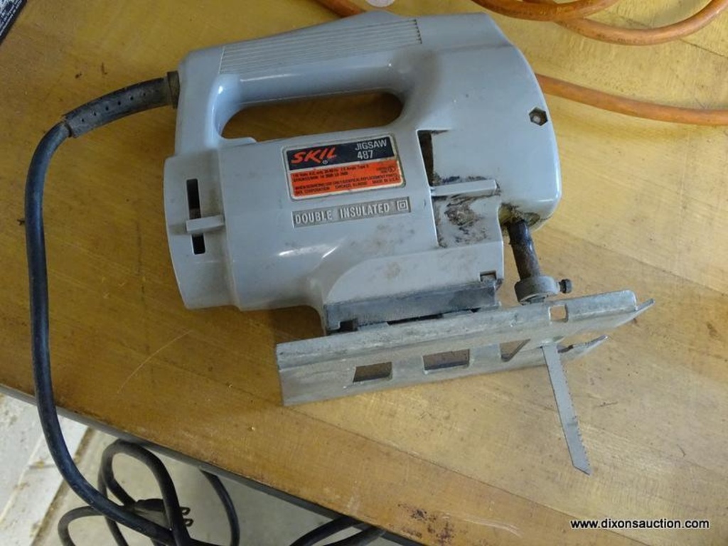 WSHOP) SKIL JIG SAW; GREY IN COLOR 