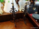 SCROLLING BLACK METAL TABLE LAMPS; TOTAL OF 2, A MATCHING SET. EACH MEASURES 22 IN TALL WITHOUT