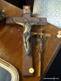 LOT OF VINTAGE CRUCIFIXES; THIS LOT CONTAINS 2 VINTAGE CRUCIFIXES DEPICTING JESUS ON THE CROSS.