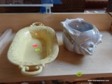(B1A) 2 PIECE LOT; INCLUDES A CERAMIC CONCH SHELL THEMED VASE AND A YELLOW DOUBLE HANDLED OBLONG