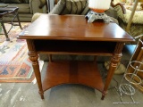 BOMBAY CO. END TABLE; BEAUTIFUL END TABLE MANUFACTURED BY THE BOMBAY CO. CONTAINS SINGLE SHELF UP