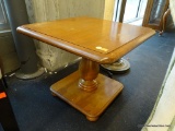 END TABLE; 1 OF A PAIR OF ETHAN ALLEN MAPLE END TABLES WITH BUN FEET. MEASURES 21 IN X 21 IN X 17 IN