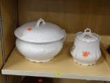 LOT OF ASSORTED CHINA; 2 PIECE LOT TO INCLUDE A LIDDED FLORAL PRINT CONTAINER THAT MEASURES 7 IN