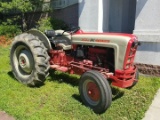 FORD 841 POWERMASTER TRACTOR; FOUR SPEED FORD 2.8L 4-CYCLE GASOLINE ENGINE. RED & WHITE IN COLOR.