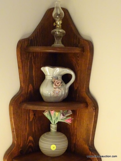 (MBR) ASSORTED CONTENTS OF CORNER SHELF; 3 PIECE LOT TO INCLUDE: MINIATURE CLEAR GLASS OIL LAMP,