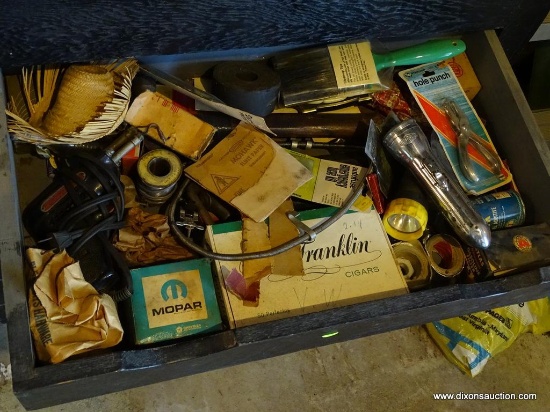 (UTIL) LOT OF ASSORTED TOOLS; LOT INCLUDES CONTENTS OF DRAWER TO INCLUDE: A SOLDERING GUN,