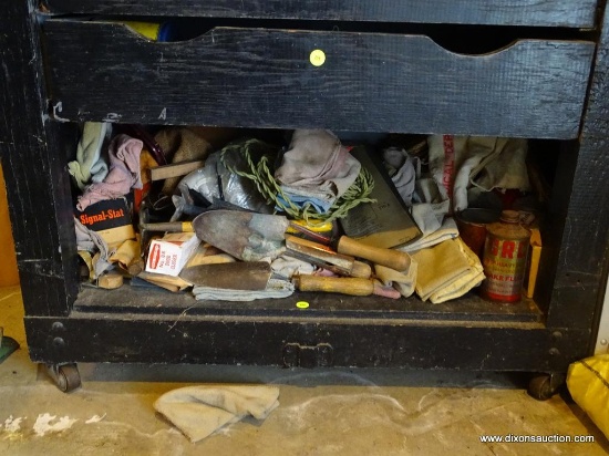 (UTIL) LOT OF ASSORTED TOOLS; LOT INCLUDES CONTENTS OF BOTTOM SHELF TO INCLUDE: CLEANING RAGS,