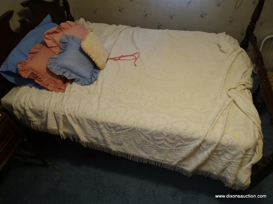 (MBR) MATTRESS AND BOXSPRINGS; FULL SIZE MATTRESS AND BOX SPRINGS IN GOOD CONDITION. INCLUDES ALL
