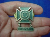 1980-1990s US Army Sharpshooter Marksmanship Badge with Rifle Bar US Army SHARPSHOOTER marksmanship