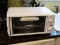 (KIT) SUNBEAM CONVECTION OVEN; IS IN GOOD CONDITION AND INCLUDES A BAKING PAN FOR EASY COOKING!