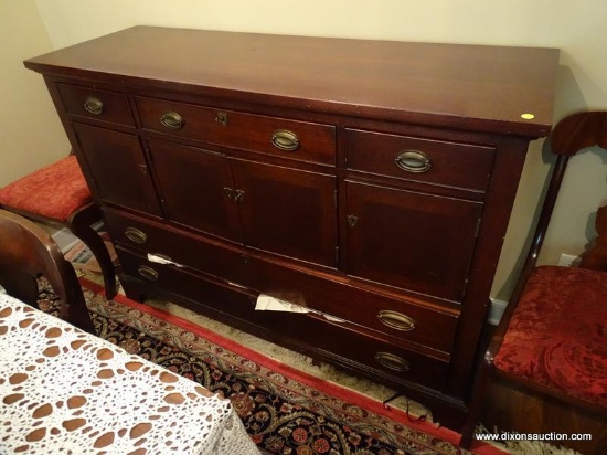 (DR) CRAFTIQUE SIDEBOARD; CRAFTIQUE MAHOGANY SIDEBOARD, 3 SMALL DOVETAILED DRAWERS WITH MAHOGANY