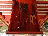 DRAWER LOT; INCLUDES A SET OF TIN SNIPS, SCISSORS, AND A SET OF WIRE CUTTERS/SNIPS