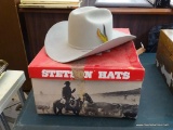 VINTAGE STETSON COWBOY HAT; RANCHER MIST GREY 5XXXXX BEAVER JOHN B. STETSON COMPANY COWBOY HAT. 4 IN