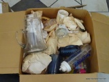 BOX LOT OF ASSORTED DRINKWARE; BOX CONTAINS ASSORTED ROCKS GLASSES, A GLASS JUG WITH SPOUT, PLASTIC