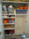 HOLIDAY DECOR LOT CONTENTS OF #290 TO INCLUDE; HALLOWEEN PUMPKINS IN VARIOUS SIZES, SPOOKY HOLLOW 18