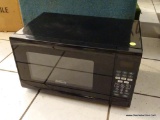 SUNBEAM HOUSEHOLD MICROWAVE OVEN; MODEL SGS10702, INPUT 120V, 60HZ, SINGLE PHASE 1100W, OUTPUT 700W,