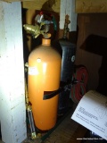 WELDING LOT; INCLUDES 2 COMPRESSED GAS TANKS AND A WELDING TORCH.