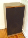 (HALL) SPEAKER; FISHER SPEAKER MODEL STV-724. CASE IS IN GOOD CONDITION. HAS NOT BEEN TESTED.