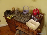 (MBR) ASSORTED LOT; INCLUDES A CERAMIC ASHTRAY, A SET OF RED MARACAS, WICKER BASKETS, ETC.