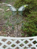 (OUT) YARD DECOR LOT; INCLUDES A BUTTERFLY THEMED YARD ORNAMENT AND 2 FISH THEMED YARD ORNAMENTS.