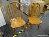 SET OF VINTAGE WOODEN SIDE CHAIRS; SET OF 2 WINDSOR BACK CHAIRS WITH CARVED CENTER, SLIGHT SADDLE