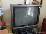 (MBED) TV; TOSHIBA 19 IN COLOR TV-