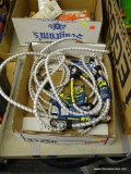 TRAY LOT OF BUNGEE CORDS; LOT INCLUDES 5 STEELTON TOOLS 72 IN WHITE AND BLUE HEAVY DUTY TIE DOWNS