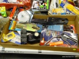 TRAY LOT OF ASSORTED ITEMS; LOT INCLUDES A WORKFORCE SERIES 2 IN 1 BLOW GUN, 3 PERFORMANCE TOOLS PRY