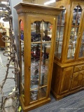 WOODEN DISPLAY CABINET; OAK DISPLAY CABINET WITH A GLASS CABINET DOOR WITH WOOD DETAILING AND A