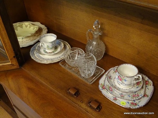 (DR) MISCELL. LOT- LOT INCLUDES- PRESSED GLASS CREAM AND SUGAR WITH TRAY, PRESSED GLASS CRUET, 2