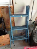 (GARAGE) FOLDING LADDER; VERSALADDER FOLDING 12 FT. LADDER