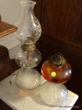 (DR) LOT OF MATCHING GLASS OIL LAMP LANTERNS; 2 PIECE LOT OF MATCHING OIL LAMPS WITH A FAN DETAILED