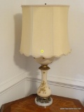 (DR) BEAUTIFUL CERAMIC TABLE LAMP; BEAUTIFUL CERAMIC TABLE LAMP WITH A BOTTOM CREAM COLORED VASE