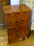 (LR) CHERRY CHEST OF DRAWERS; WOOD GRAIN CHEST OF DRAWERS WITH 4 DRAWERS THAT HAVE WOODEN KNOBS.