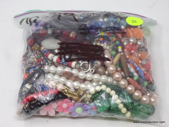 LOT OF ASSORTED COSTUME JEWELRY; SMALL BAG OF UNRESEARCHED COSTUME JEWELRY TO INCLUDE BRACELETS AND