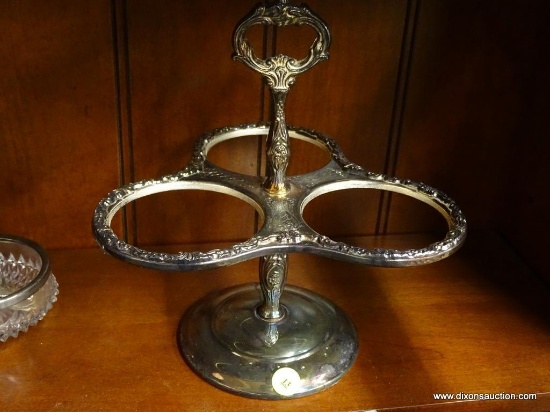 (SHOW2) SHERIDAN SILVER PLATE CONDIMENT SET; BEAUTIFUL SCROLLING DESIGN AROUND THE RINGS AND HANDLE.