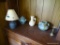 (DEN) LOT OF VASES AND TABLE LAMPS; 5 PIECE LOT OF ASSORTED DECORATIVE PIECES TO INCLUDE A BRASS