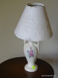 (FAM) FLOWER VASE TABLE LAMP; TABLE LAMP WITH A FLOWER VASE BASE THAT HAS FLOWERS PAINTED ON THE
