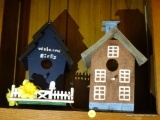 (DEN) LOT OF BIRD HOUSES; 2 PIECE LOT OF WOODEN BIRD HOUSES TO INCLUDE A BIRDHOUSE THAT IMITATES AN
