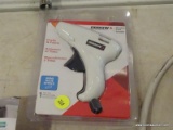 ARROW MINI GLUE GUN; FASTENER SINGLE TEMP GLUE GUN. ITEM # 74451 MODEL # MT300. NEW IN ORIGINAL