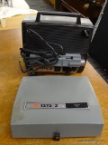 (R2) GAF PROJECTOR; VINTAGE GAF 1372 Z PROJECTOR WITH A DUAL SUPER 8MM AUTOMATIC LOAD ZOOM LENS.