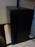 (R6) SUBWOOFER; SAMSUNG SUBWOOFER. MODEL PS-WWX70. FEATURES 3 OHMS OF IMPEDANCE. MEASURES