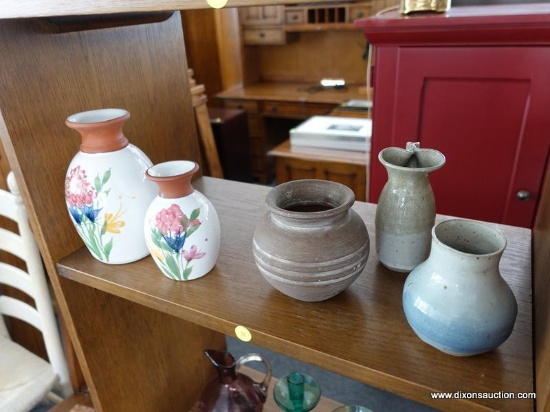 (R5) SHELF LOT; 5 PIECE LOT ART POTTERY TO INCLUDE 2 MATCHING EMERSON CREEK POTTERY VASES FROM