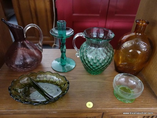 (R5) SHELF LOT; 6 PIECE LOT OF COLORED GLASS TO INCLUDE AN AMETHYST CRACKLE GLASS PITCHER (8 IN