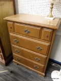 (R1) CHEST OF DRAWERS; BROWN PAINTED WOODEN 4 DRAWER CHEST OF DRAWERS WITH METAL BATWING PULLS. SITS