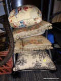 (WALL) DECORATIVE PILLOWS; LOT OF 4 DECORATIVE ACCENT PILLOWS IN GOOD CONDITION. GREAT FOR SPRUCING
