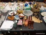 (TABLE) LOT OF ASSORTED ITEMS; LOT INCLUDES A WOODEN A WOODEN TURKEY WITH INDIVIDUAL PAINTED